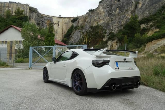 Imagen de un coche japones homologado por RSR